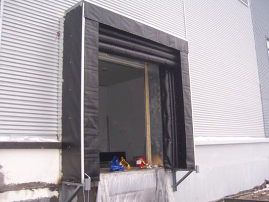 食糧工場または倉庫のトラックの膨脹可能なドックの避難所は空気ポンプ380Vによって彼ら自身を膨脹させる